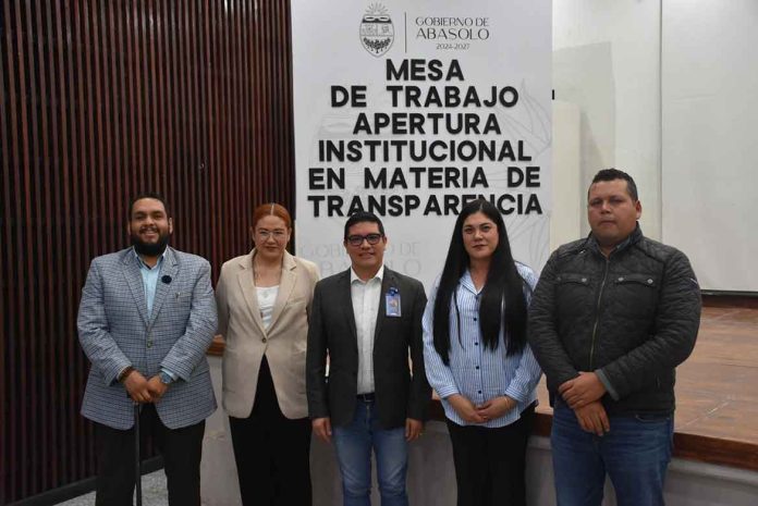 Se reúnen por apertura institucional