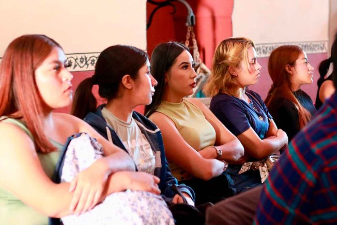 CONFERENCIA-MAGISTRAL--1 CONMEMORAN ANIVERSARIO DE IRAPUATO