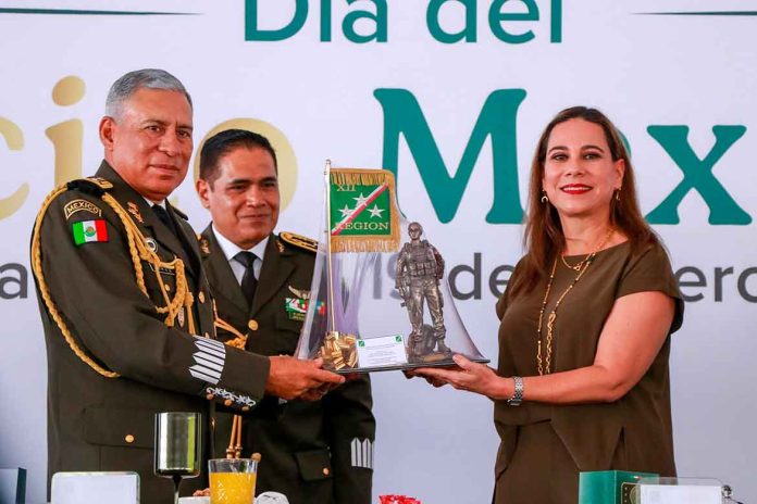 CONMEMORAN 112 ANIVERSARIO