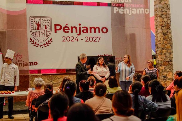 Mujeres de Pénjamo adquieren conocimientos