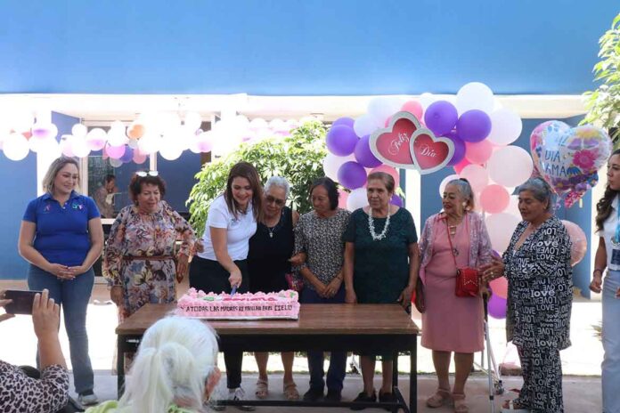 FESTEJA-DIF-IRAPUATO-A-MADRES-EN-SU-DÍA-4