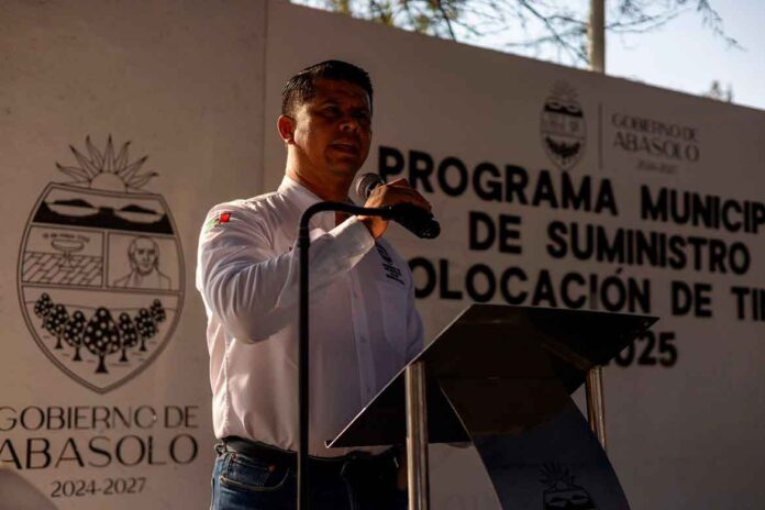 Job Gallardo inicia Suministro e Instalación de Tinacos 2025