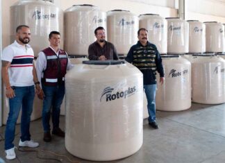 Continúa en Abasolo el Programa Municipal de Suministro e Instalación de Tinacos