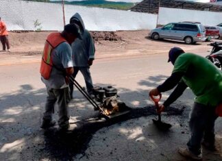 Refuerzan labores para mejorar infraestructura vial en Abasolo