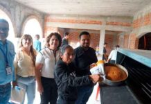 Concluyen Cursos de Capacitación de Corte de Cabello y Repostería