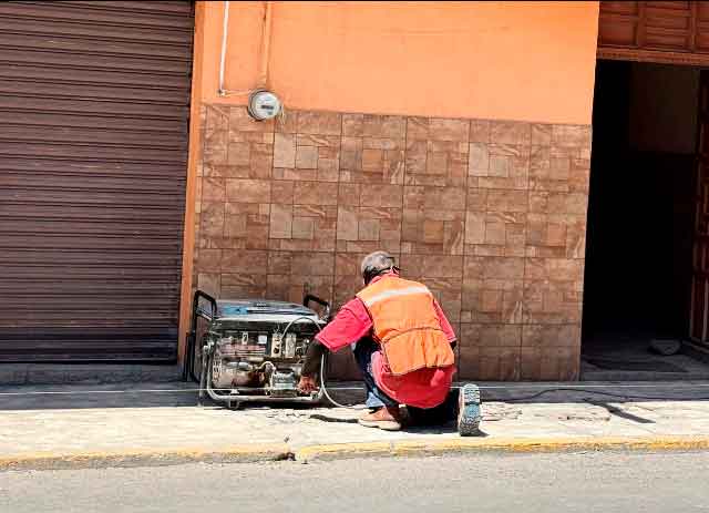 línea-podotáctil-en-la-ciudad