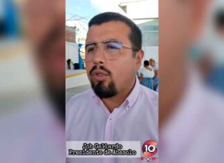 Job Gallardo Alcalde del Municipio de Abasolo Gto hace la entrega de 80 sesiones de Hemodiálisis