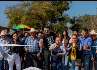 Presidente de Abasolo; Job Gallardo inaugura obra de camino rural en Carrito de Aceves